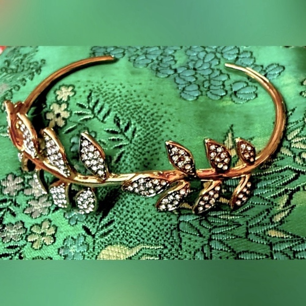 Stella and Dot rhinestone cuff🌟💖